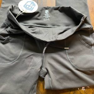 Born primitive grit fusion leggings. Chocolate. Size L. New with tags.